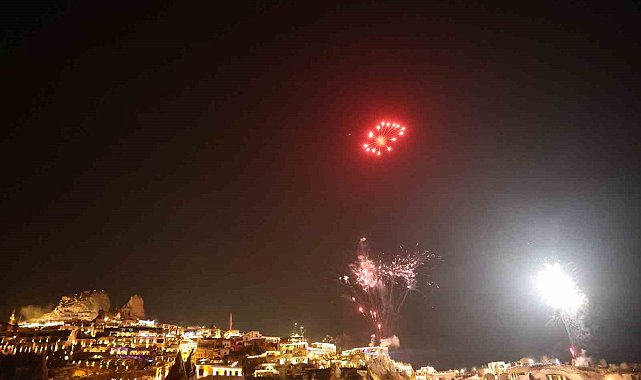 Kapadokya yeni yıla havai fişek gösterileri ile girdi
