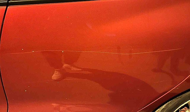 Karabük'te 2 çocuğun 20 aracı çizerek zarar verdiği anlar kameraya yansıdı