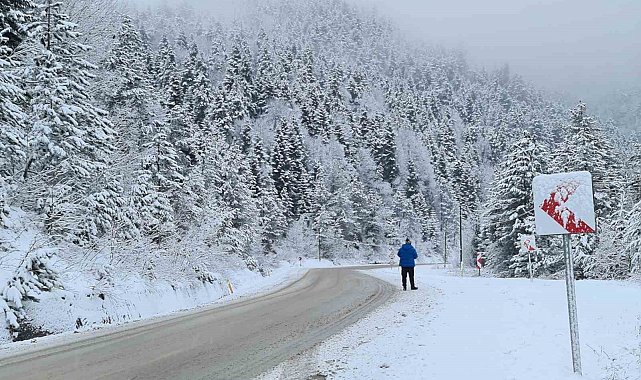 Karabük'ün yüksek kesimlerinde kar yağışı etkili oluyor