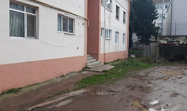 Kardeşini bıçakladı