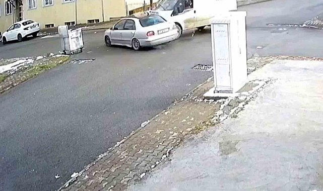 Kargo minibüsü ile otomobil çarpıştı: 5 yaralı