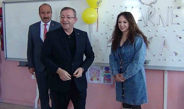 Kars'ta 61 bin öğrenci tatili girdi