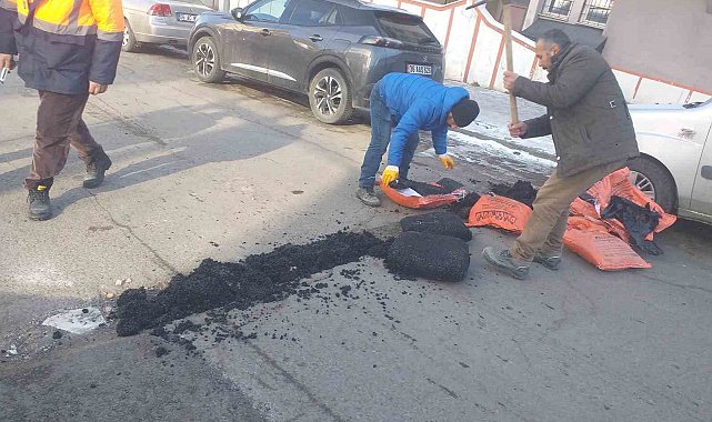 Kars'ta bozulan yollar yapılıyor