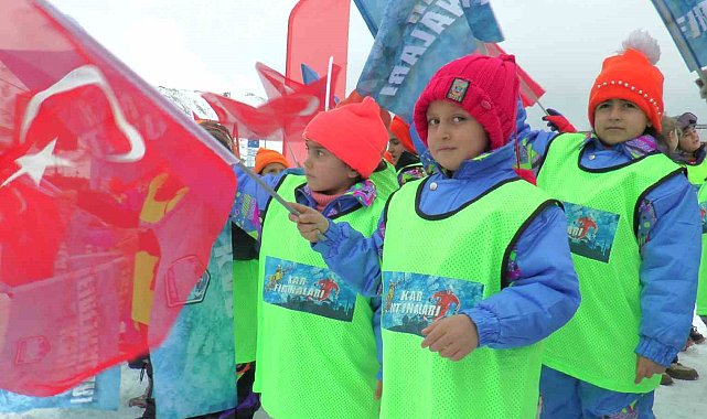 Kayak sevinci yüzlerine yansıdı