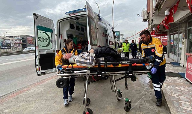 Kazada başını ön cama çarpan sürücü yaralandı