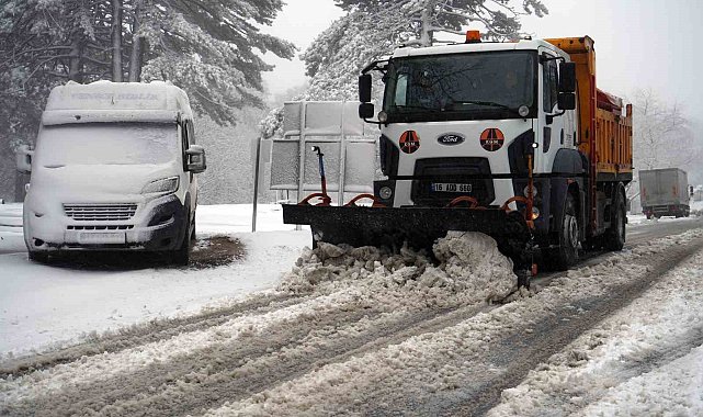 Kazdağları'nda kar yağışı etkili oluyor