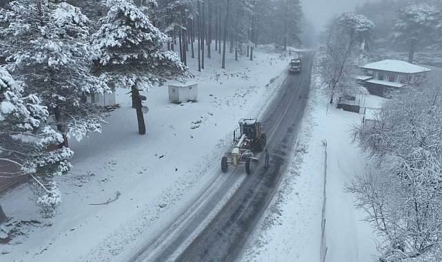 Kazdağları'nda kar yağışı hayatı olumsuz etkiliyor