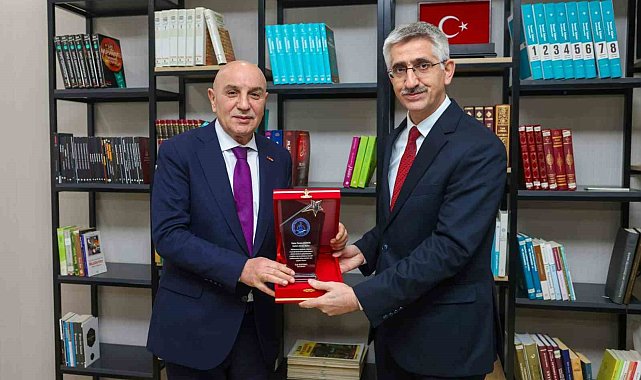 Keçiören'de Şule Yüksel Şenler Kütüphanesi hizmete açıldı