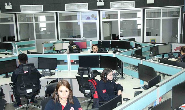 Kedisi mama yemeyen 112'yi arıyor