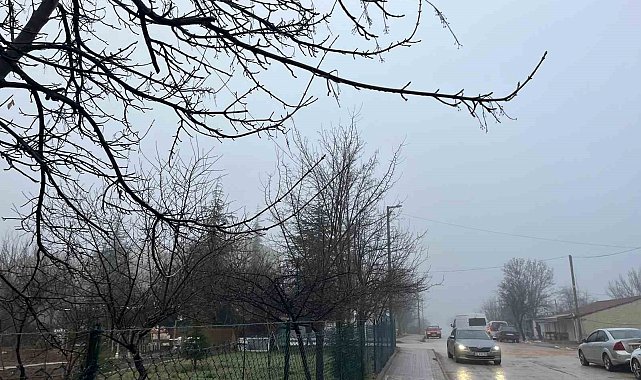 Kentin yüksek kesimlerinde sis hakim