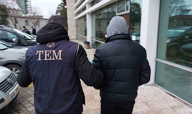 Kimliği FETÖ'cü akrabası tarafından yurt dışına kaçarken kullanılan şahıs adliyeye sevk edildi