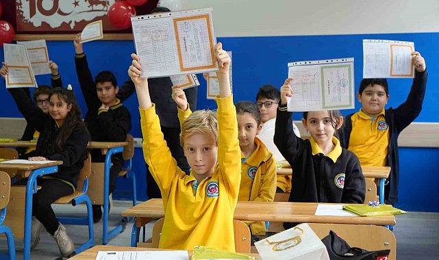 Kırıkkale'de öğrenciler karne heyecanı yaşadı