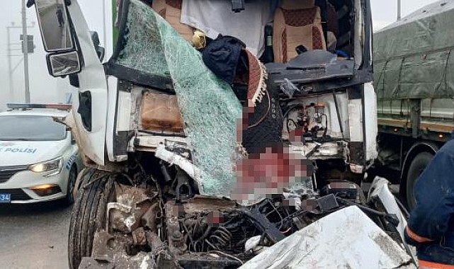 Kırmızı ışıkta duran tankere çarpan kamyon sürücüsü ağır yaralandı