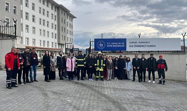 Kız öğrenci yurdunda yangın tatbikatı