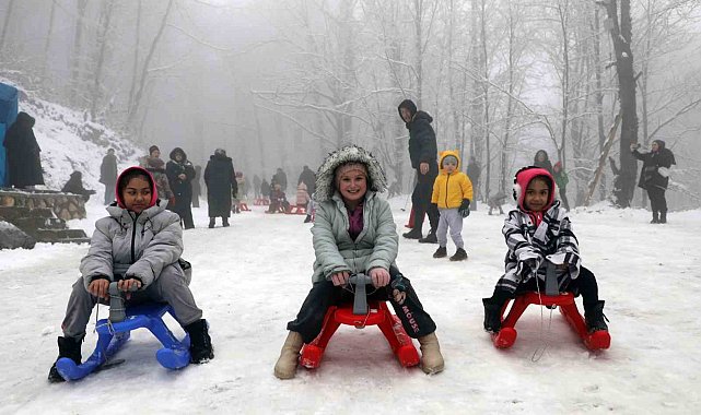 Kızağını alan oraya koştu: Eğlencenin merkezi oldu