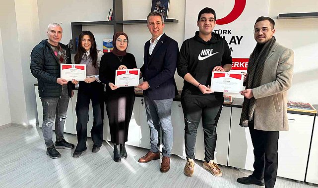 Kızılay'dan gönüllülere teşekkür belgesi