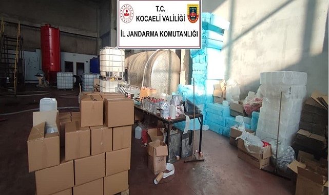 Kocaeli'de 16 ton 990 litre etil alkol ele geçirildi