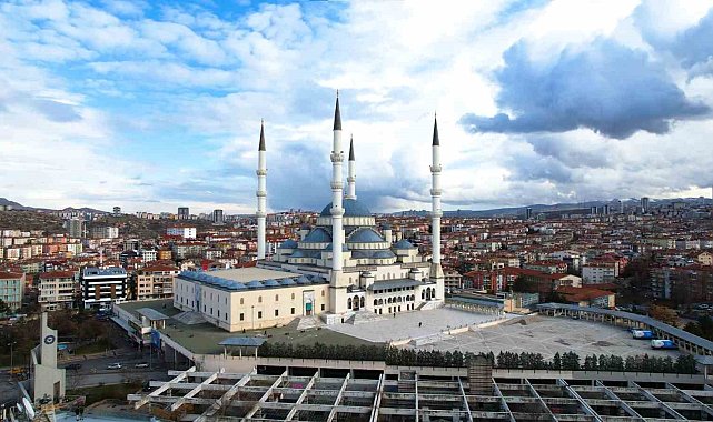 Kocatepe Camii'nin gökyüzü ile buluşması havadan görüntülendi
