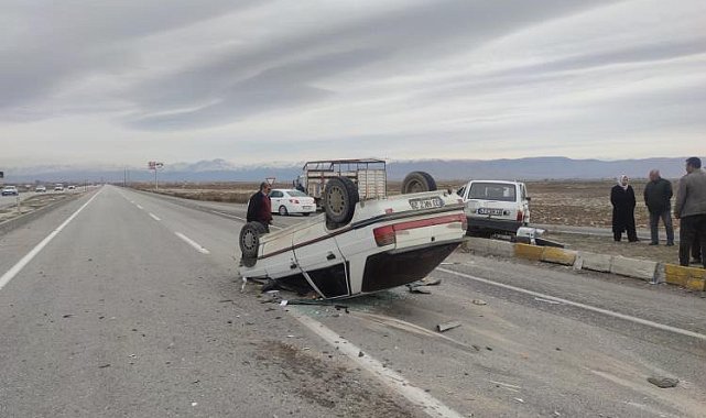 Konya'da iki otomobil çarpıştı: 8 yaralı