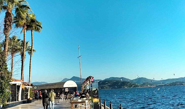 Köyceğiz'de kış ortasında bahar havası yaşandı