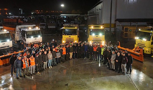 Kütahya Belediyesinin karla mücadele ekipleri sahada