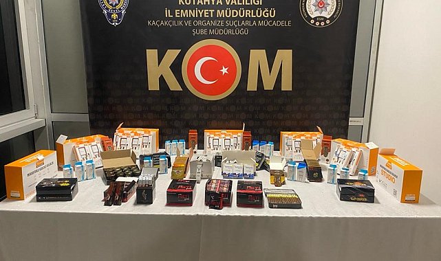 Kütahya'da bir araçta kaçak cinsel gücü artırıcı ilaçlar ele geçirildi