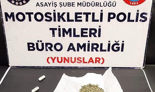 Kütahya'da bir araçta uyuşturucu ele geçirildi
