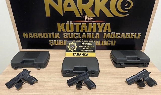 Kütahya'da kiralık araçta 3 adet ruhsatsız tabanca ele geçirildi