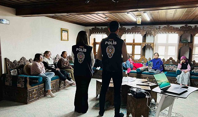 Kütahya'da öğrenci ve öğretmenlere siber güvenlik eğitimi