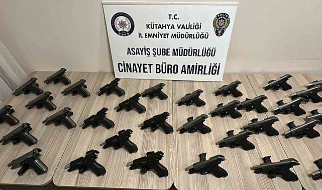 Kütahya'da silah taciri 37 kurusıkı tabanca ile yakalandı