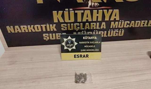 Kütahya'da yabancı uyruklu 2 şahsın üzerinde uyuşturucu ele geçirildi
