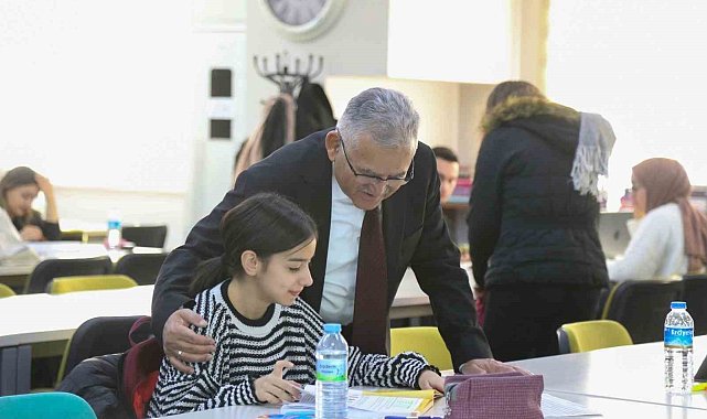 Kütüphaneler yarıyıl tatilinde öğrencilerle dolup taşıyor