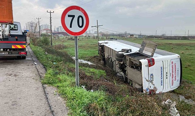 Lapseki'de İçdaş işçilerini taşıyan otobüs kaza yaptı: 5 yaralı