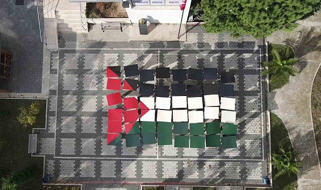 Liseli öğrencilerden Filistin'e destek için bayraklı koreografi