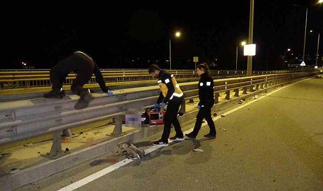 Lüks otomobille arkadan çarptığı motosiklet sürücüsünü hayattan kopardı