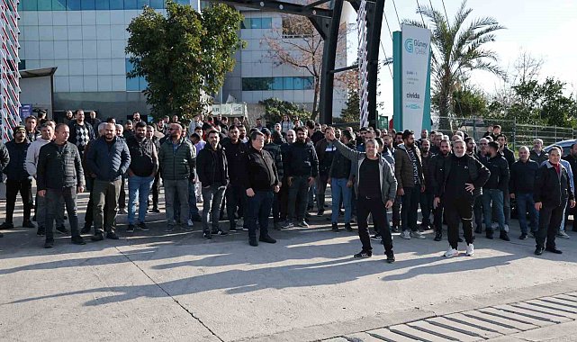 Maaşlarını alamayan işçiler eylem yaptı