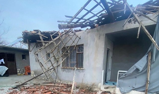 Malatya'da bir evin çatısı çöktü