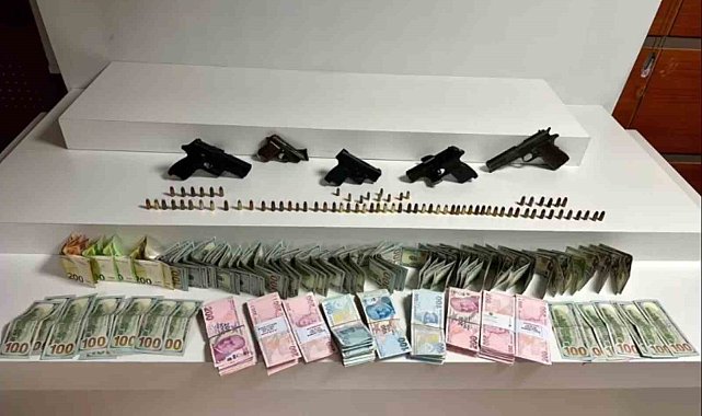 Maltepe'de ruhsatsız silah ticareti operasyonu