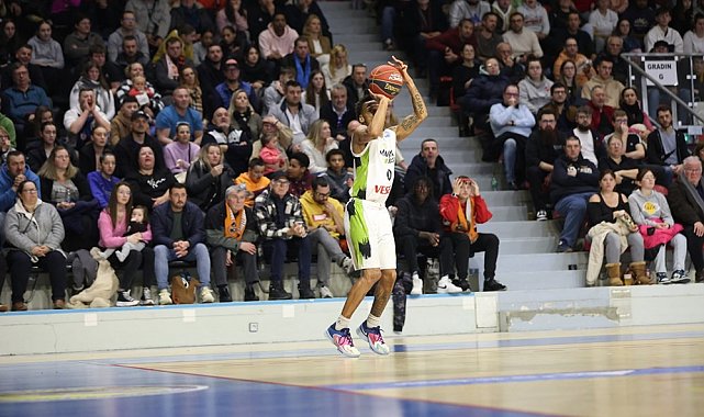 Manisa BBSK Fransa'dan galibiyetle döndü