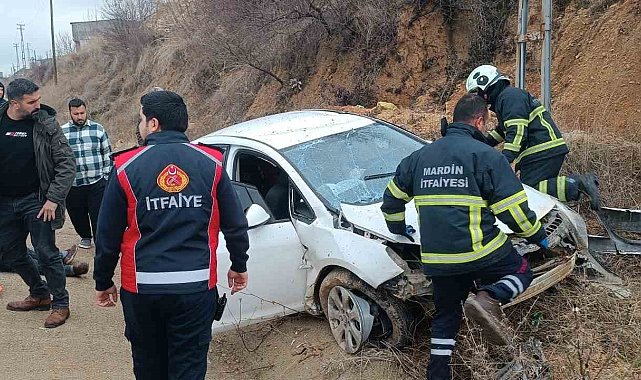 Mardin'de otomobil şarampole uçtu: 1'i çocuk 4 yaralı