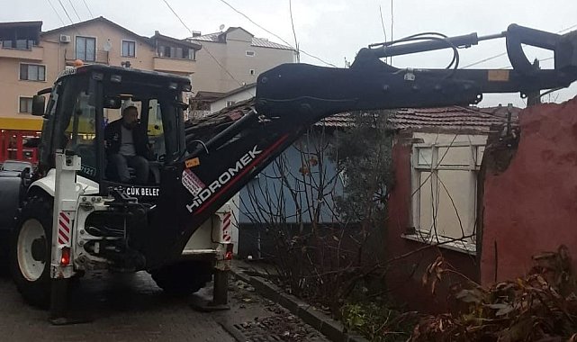 Marmara Depremi'nden kalan 184 riskli bina yıkıldı