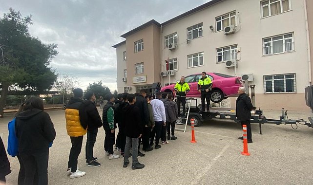 Mersin polisinden öğrencilere trafik eğitimi