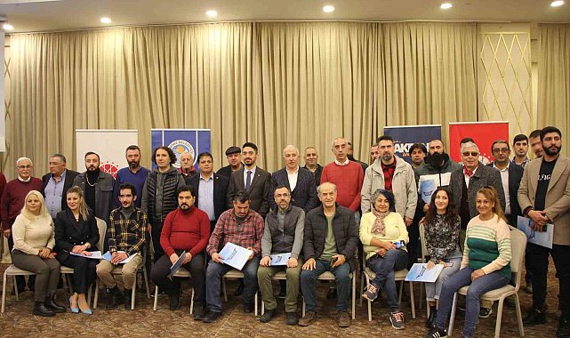 Mersin'de basın mensupları 'İHA-1 Ticari Pilot Lisansı' sertifikalarını aldı