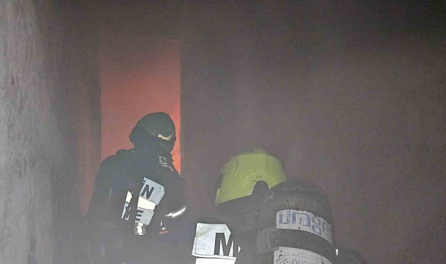 Mersin'de ev yangını ekiplerin müdahalesiyle söndürüldü
