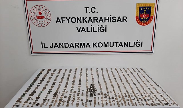 Mezarlık işçisinin evinden yüzlerce tarihi sikke çıktı