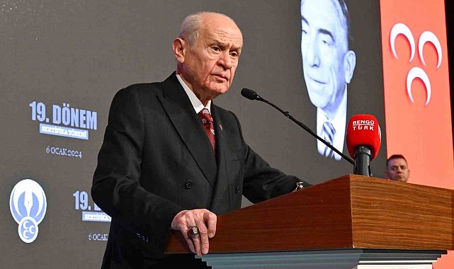 MHP lideri Bahçeli: " Yargıtay 3.Ceza Dairesi'nin şerefli hakimlerini yürekten kutluyor ve aldıkları kararı destekliyoruz"
