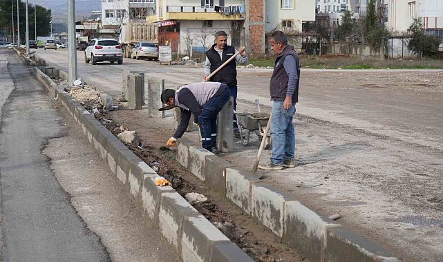 Millet Caddesinde refüj düzenleme çalışmaları devam ediyor