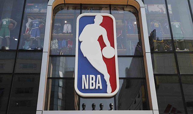 Milwaukee Bucks, Sacramento Kings'i Lillard'ın son saniye üçlüğüyle yendi