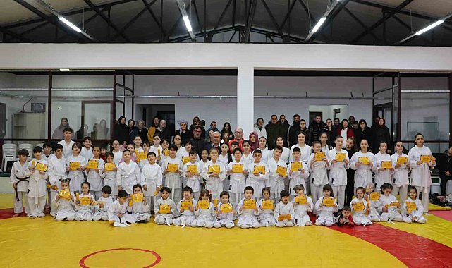 Minik karatecilere 'Kuşak Töreni' düzenlendi