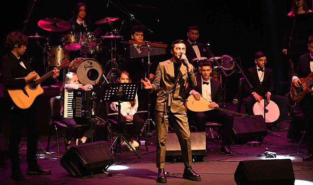 MOD10 ilk konserini verdi